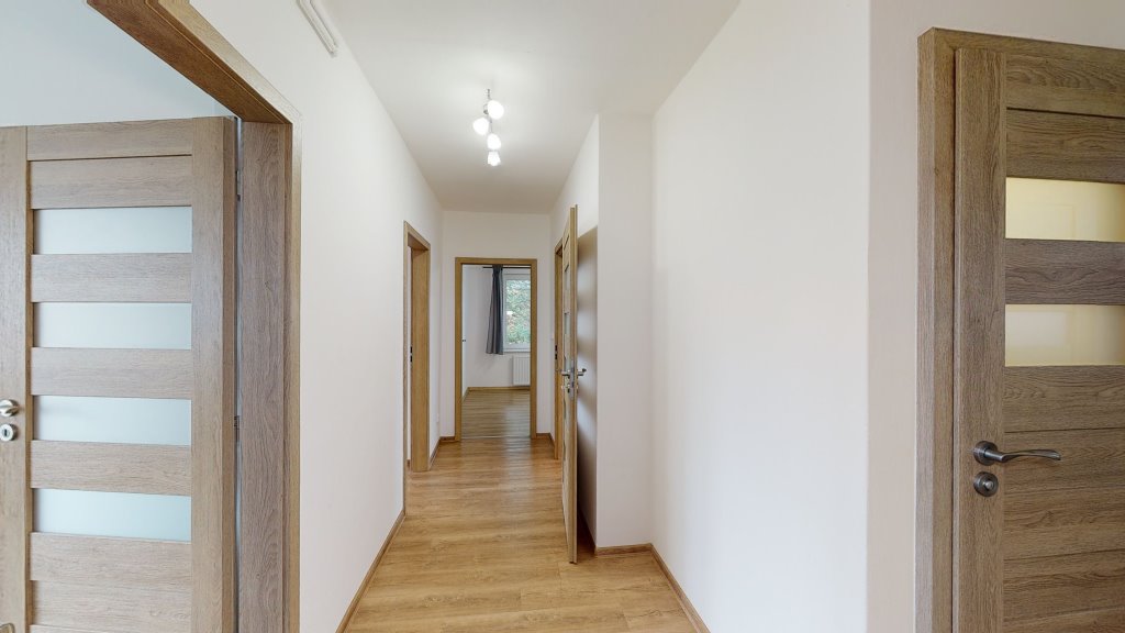 Prodej bytu 3+1 73m² s vlastní zahrádkou, Praha Chrášťany